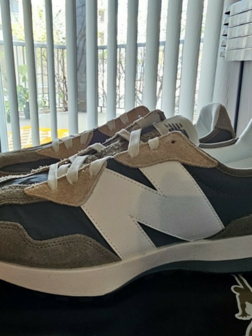 New Balance Men's Retro Runner in White, Olive & Tan